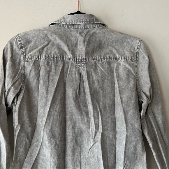AEO Womens Distressed Denim Button Down Top Gray Size XS - Picture 8 of 12